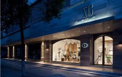 ���ô�28�A�y(li��n)�ָ߶�Ů�bѩ�����쾀�Ͼ���һ�w��������